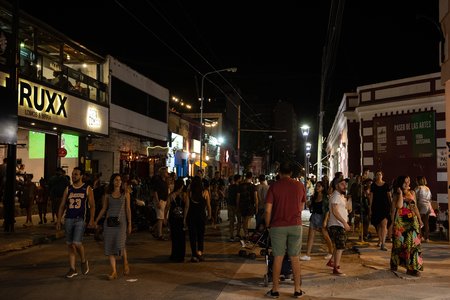 Bei 40°C mittags wacht Córdoba erst abends auf.