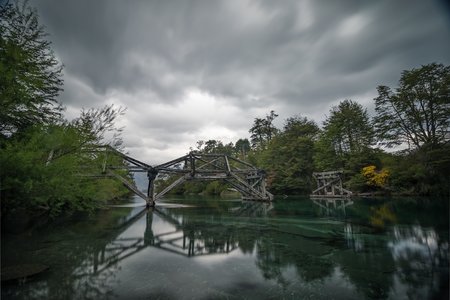 Puente sobre el río Ruca Malén